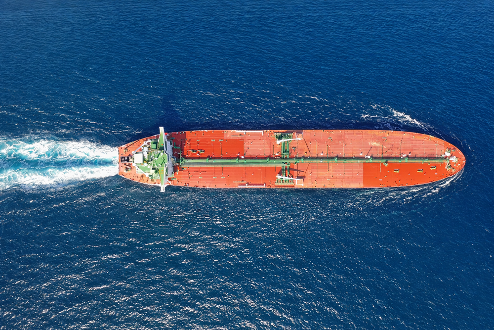 Ein Tanker in der See
